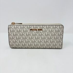 MICHAEL KORS Continental Wallet Vanilla - New without tags